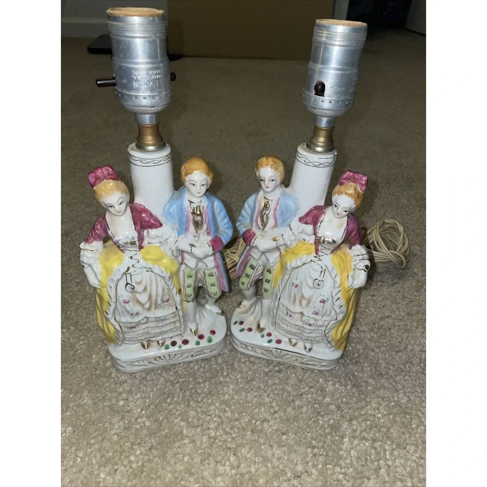 Vintage Porcelain Colonial Couple Table Lamps Pair Hand Painted Made in Japan